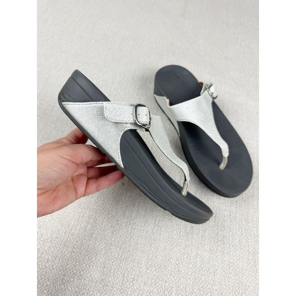 FitFlop Skinny Deluxe Women's US 7 Silver Leather Thong T Strap Wedge Sandals
